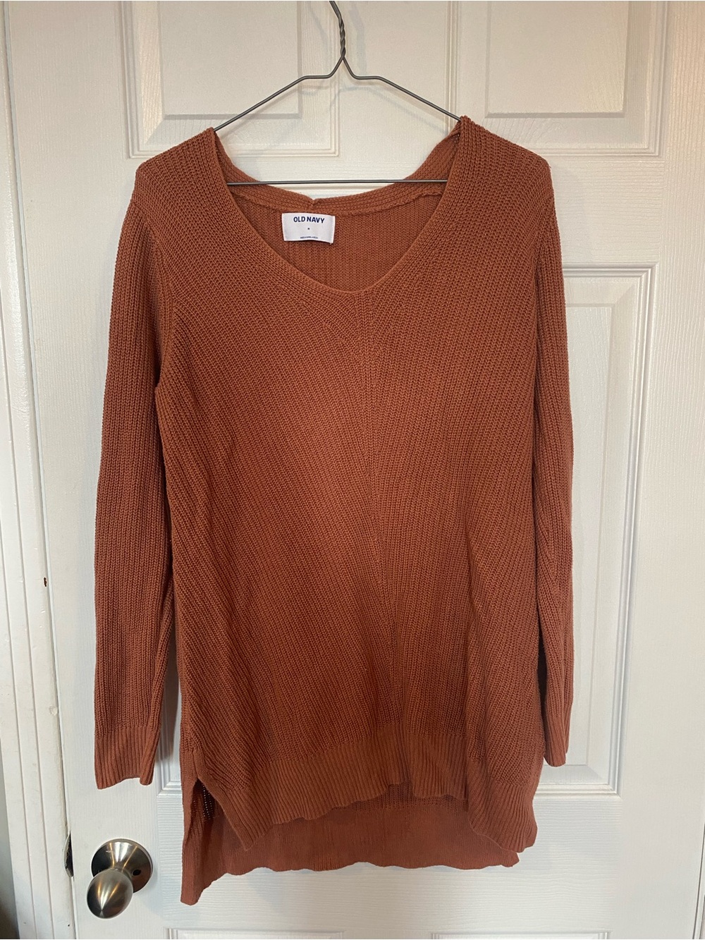 Old Navy Rust Orange V-Neck Knit Long Sleeve Sweater Size M